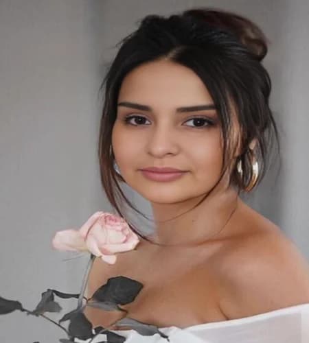kolkataModel escort Urvashi